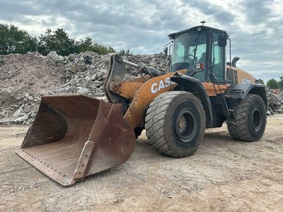 2017 Case 821G Shovel