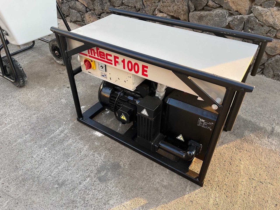 M-TEC - F 100 E - Pneumatic conveying system for cement - 2005