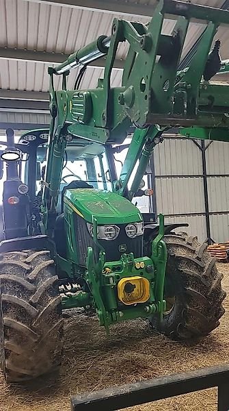 John Deere 6120M