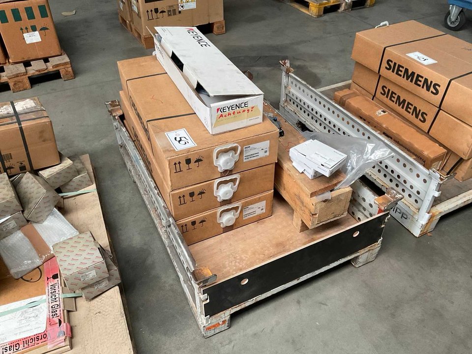 Mixed Lot of Electrical Components/ Linear Technology