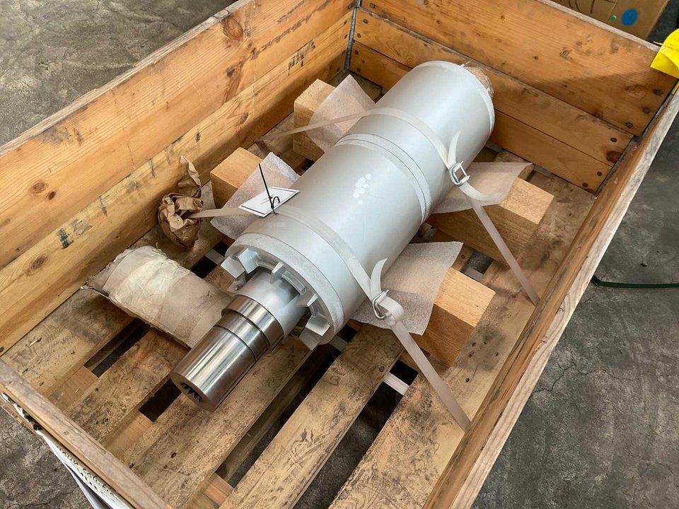 ELIN MOTOREN - Shaft for 132 kW with internally geared output shaft