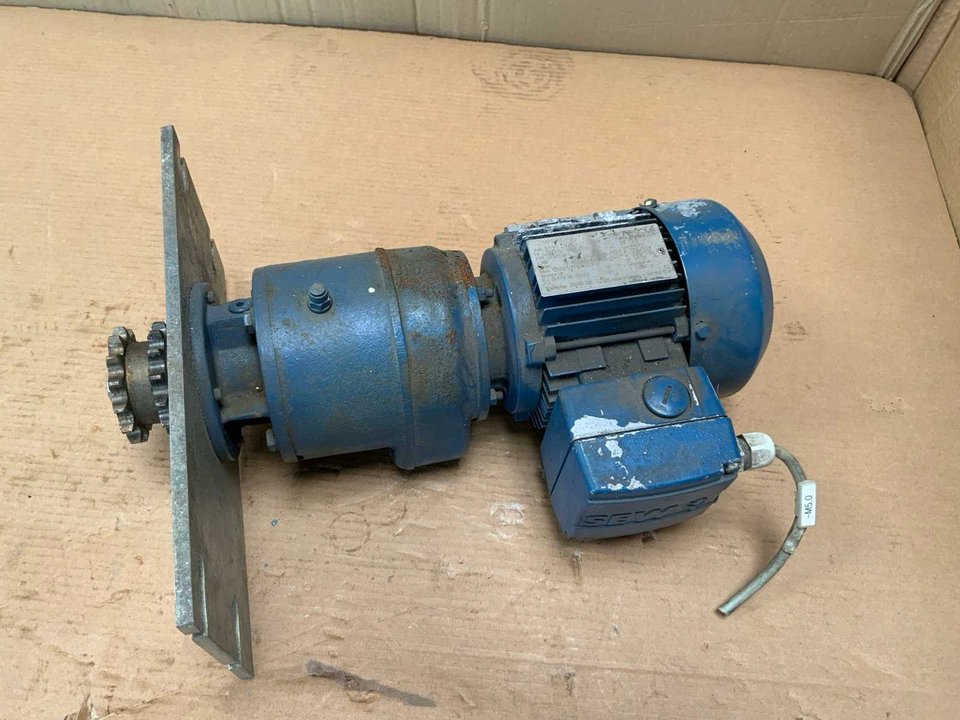 SEW-Eurodrive RF77 R37 AC Synchronous Servo Motor with Spur Gear