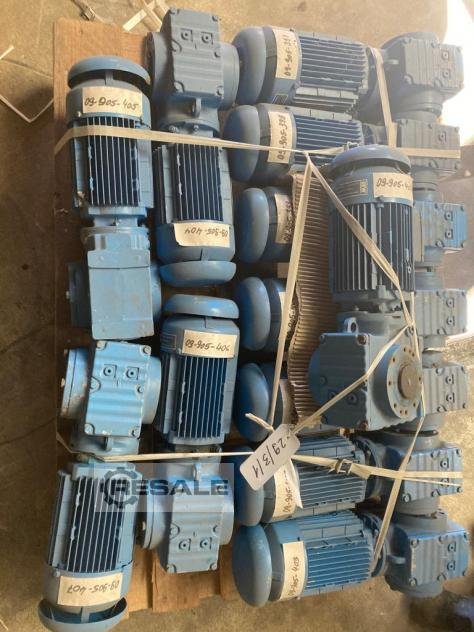 Gear motors SEW-EURODRIVE SA57DT80N4/C 0,7