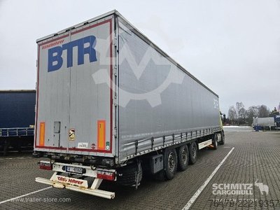 Kässbohrer Curtainsider Standard