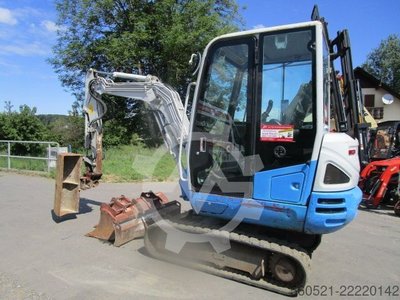 Takeuchi TB 230 - POWERTILT + hydr. Schnellwechsler + 4 Löf