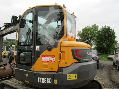 Volvo ECR88D - Powertilt + hydr. Schnellwechsler + 3 Löf