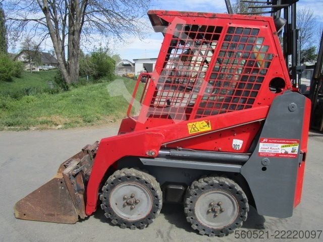 Bobcat S 70 - Kompaktlader mit Schaufel