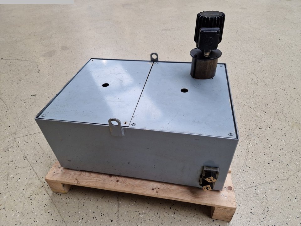 Coolant Reservoirs KUEHLMITTELBEHAELTER