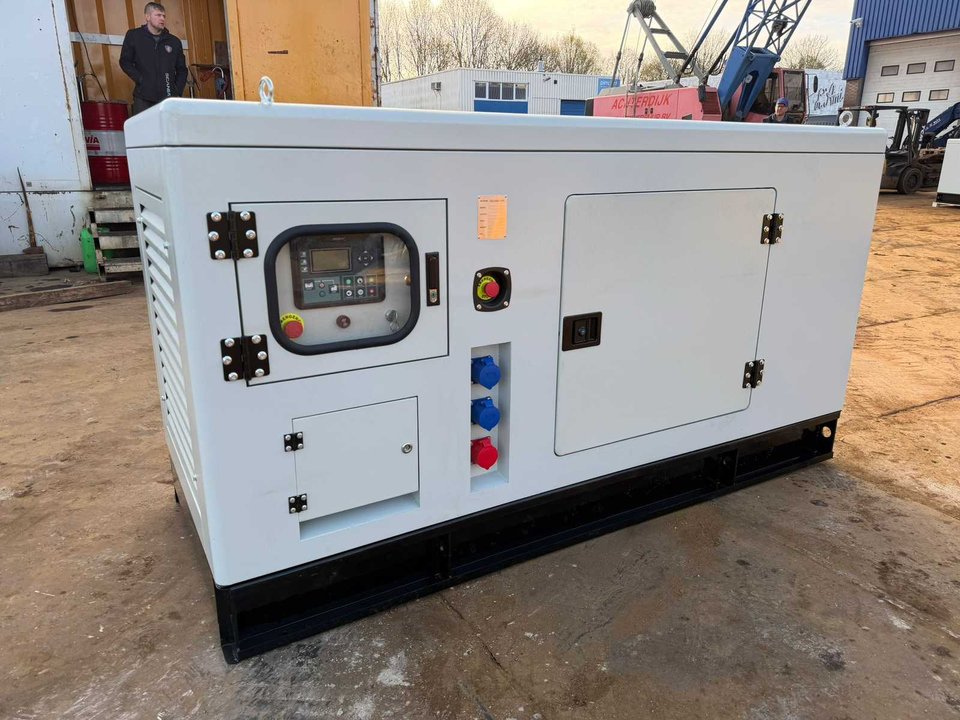 Ricardo 50GFS 50KVA (40KW) Silent 3 Phase ATS Emergency Power Generator