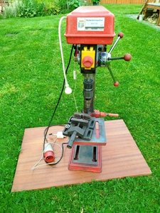 Tischbohrmaschine Säulenbohrmaschine mit Schraubstock