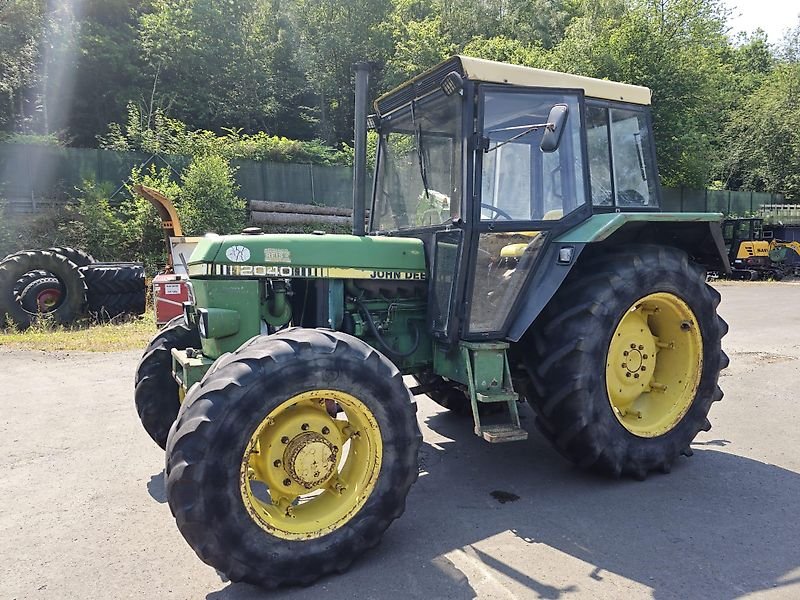 John Deere 2040
