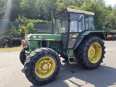 John Deere 2040