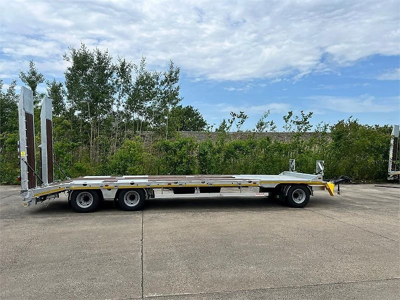 Möslein T 3-8,20 P VB H1 3 Achs Tieflader mit gerader Lad