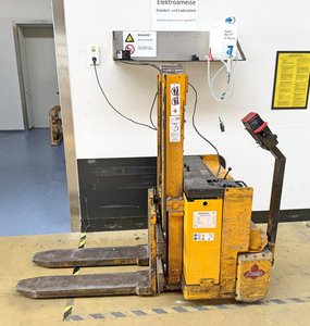 ❗JUNGHEINRICH EJC 2t - 1,0 m Hochhubwagen Ameise Handstapler Stapler Gabelstapler Motorrad Hebebühne Motorradhebebühne W