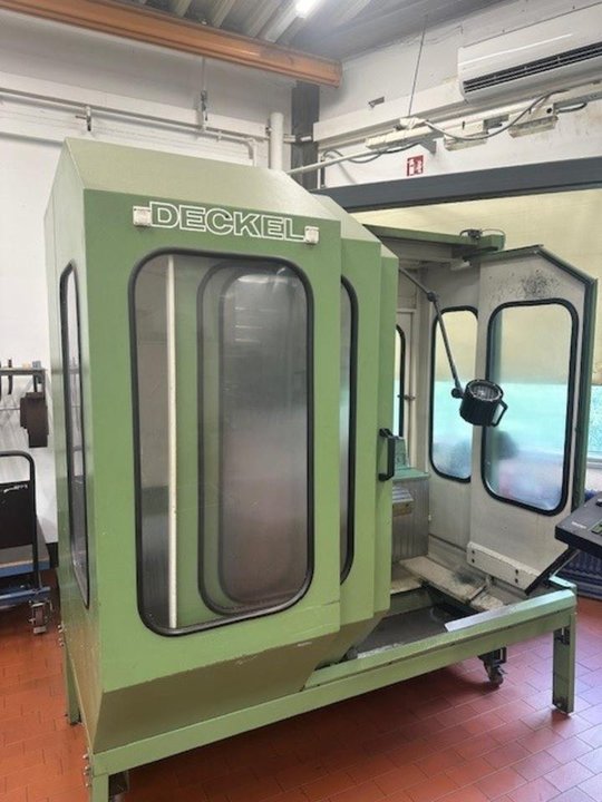 Gebrauchte Fräsmaschine CNC Deckel FP5A mit Dialog 11 Steuerung