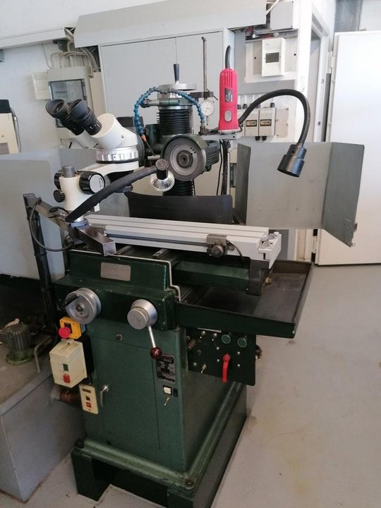 Werkzeugschleifmaschine