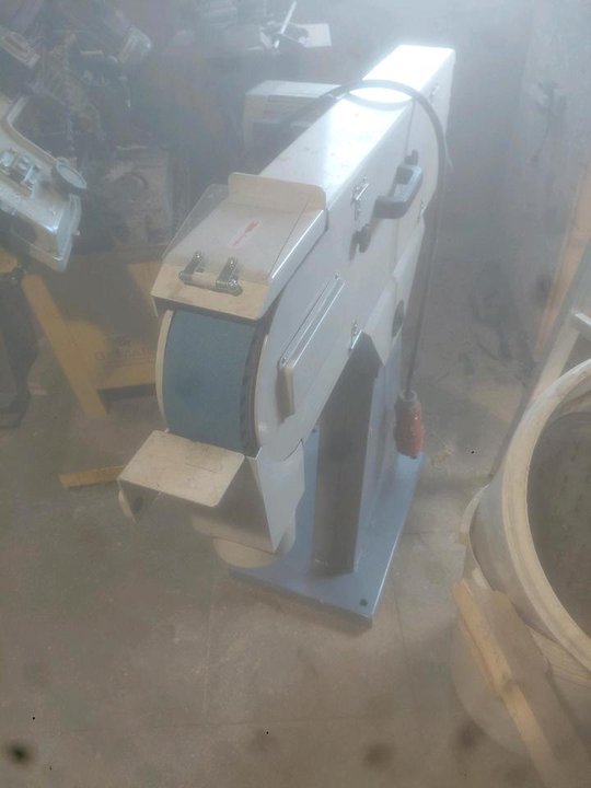 Bandschleifmaschine (Metall)