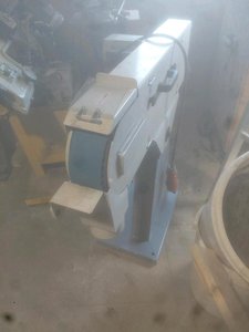 Bandschleifmaschine (Metall)