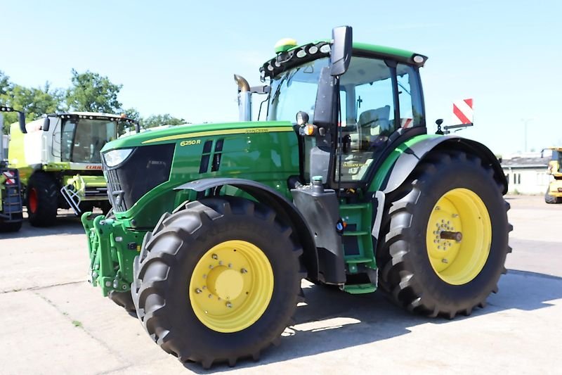 John Deere 6250R.GPS