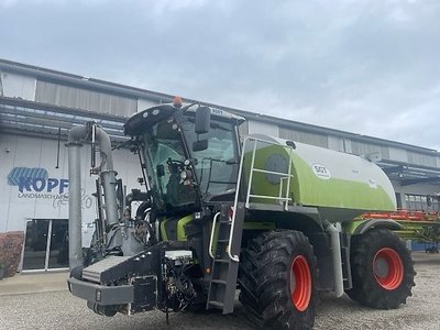 Claas Gülleselbstfahrer Xerion 3300 Saddle Trac mit SGT Leistungshydraulik