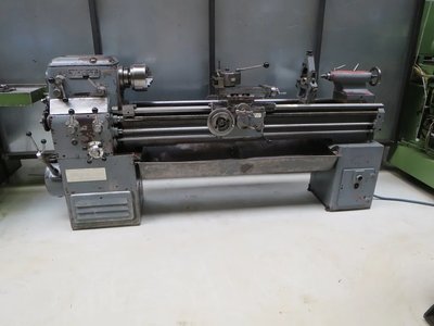 VOEST-ALPINE DA 230 Leit- und Zugspindeldrehmaschine