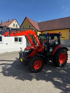 Kubota M4073