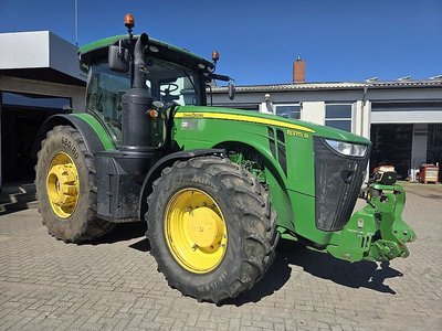 John Deere 8370R