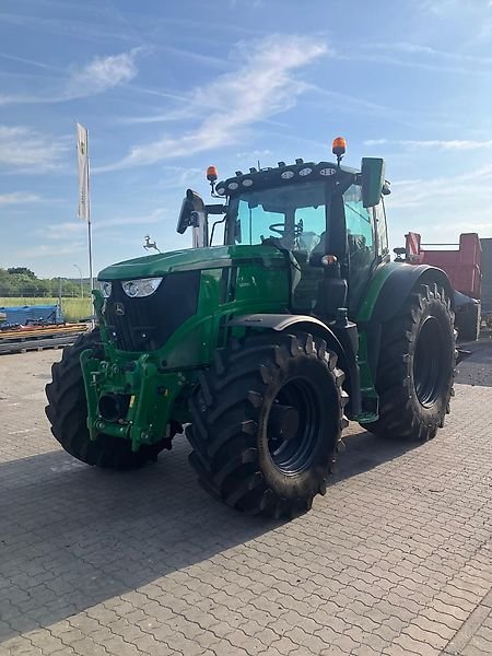 John Deere 6R230