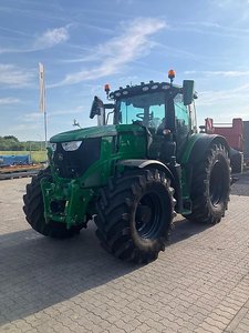 John Deere 6R230
