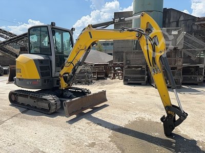 Wacker Neuson ET35 con 3 cazos de excavadora