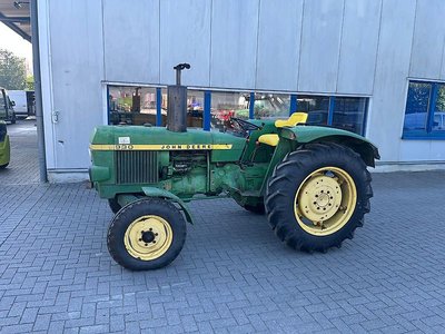 John Deere 830S