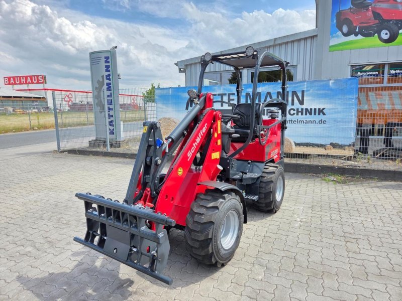 Schäffer 2028-2 (Neumaschine) Hoflader