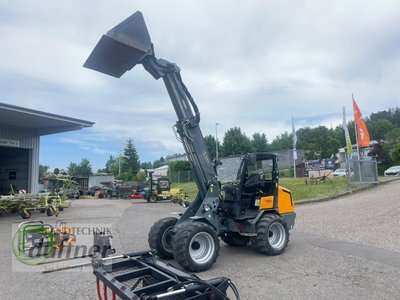 GiANT V5003 TELE Hoflader