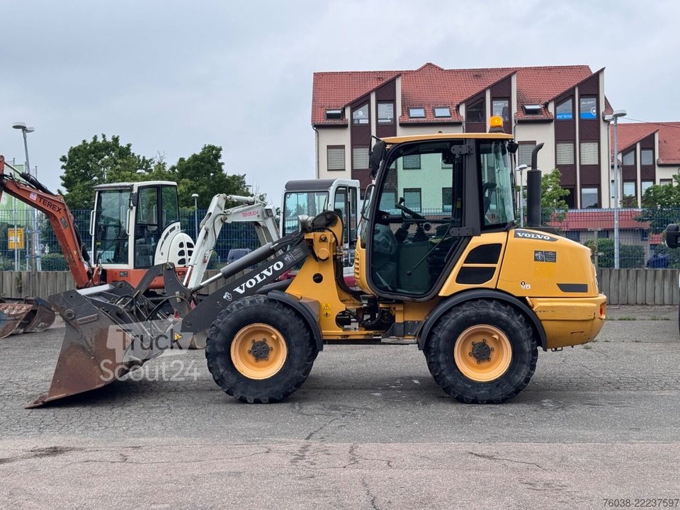Radlader VOLVO L25F , L 25 Radlader, PG, 4- in 1 ,L 30 gebraucht