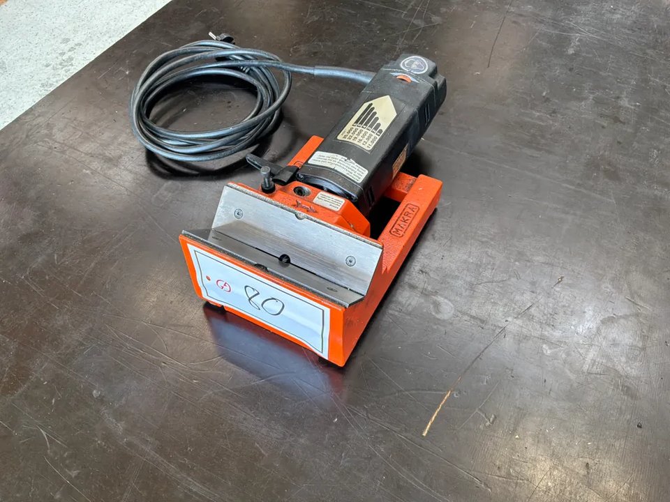 MAKRA UAD 25 RF Schleif- und Entgratmaschine