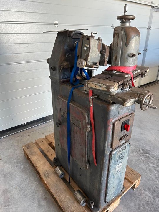 DECKEL S1 Universal-Werkzeugschleifmaschine