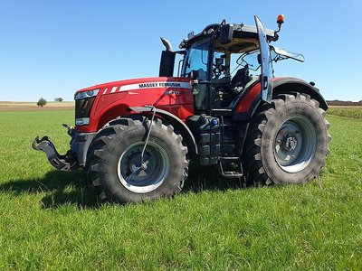 Massey Ferguson 8670