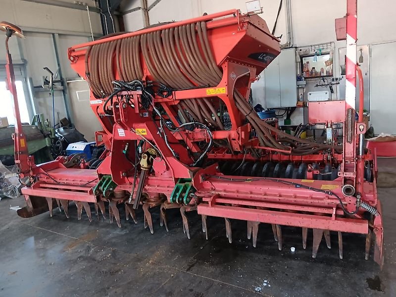 Kuhn Venta 4000 S mit Kverneland NG-S 101
