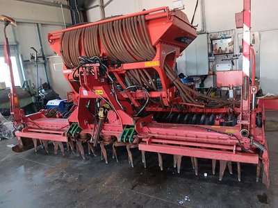 Kuhn Venta 4000 S mit Kverneland NG-S 101