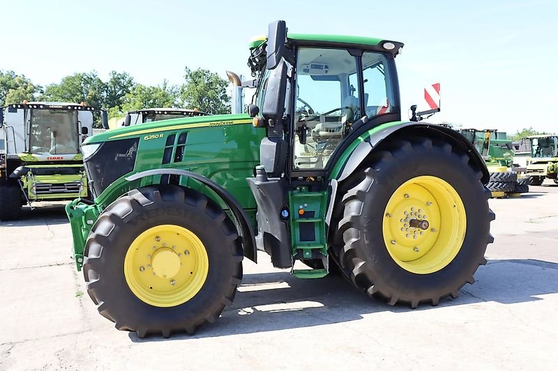John Deere 6250R.GPS