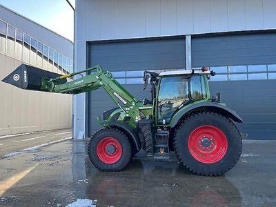 Fendt 718 Vario GEN6 mit Frontlader