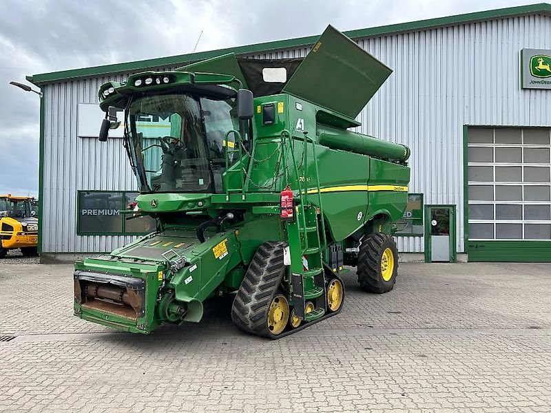 John Deere S780