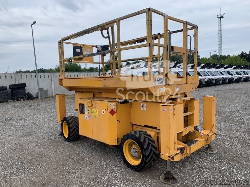Scherenarbeitsbühne Genie GS-2669 RT - 10 m, 4x4, diesel gebraucht