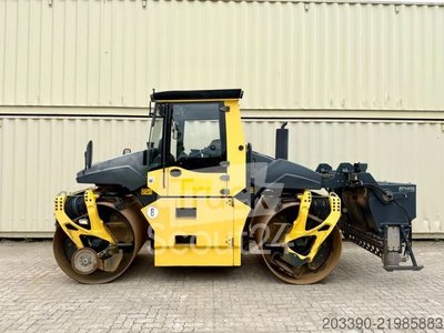 Walzenzug BOMAG BW174AP-4 AM / 2011 BJ / Streuer gebraucht