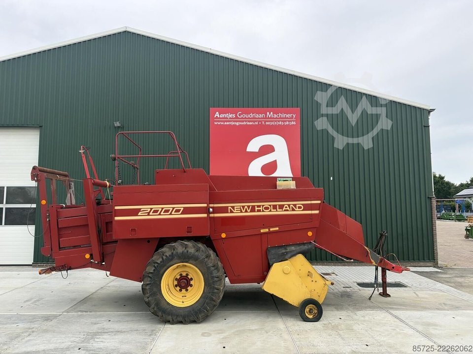 New Holland D2000