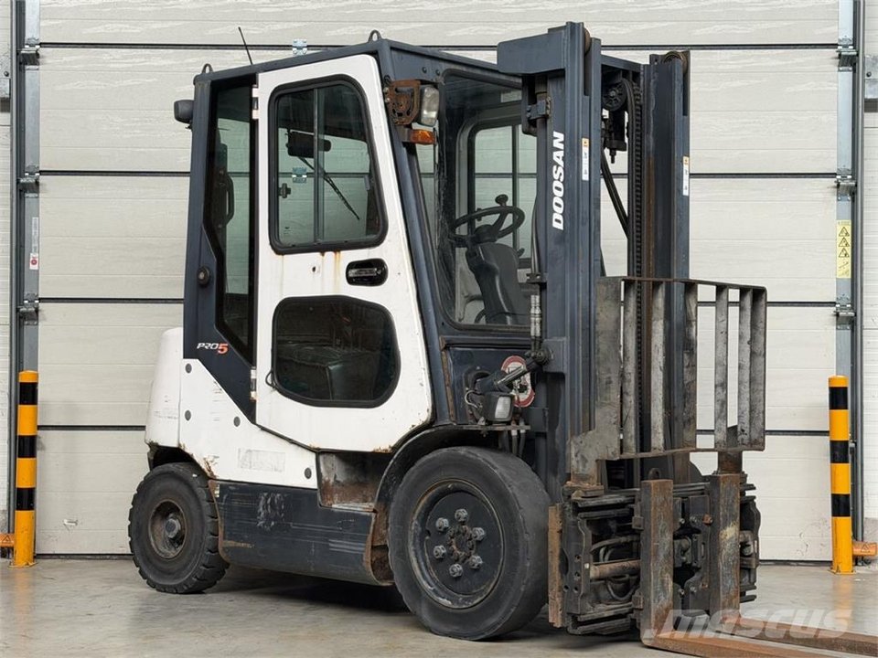 Doosan D25S-5