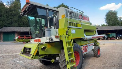 Claas Dominator 202 Mega