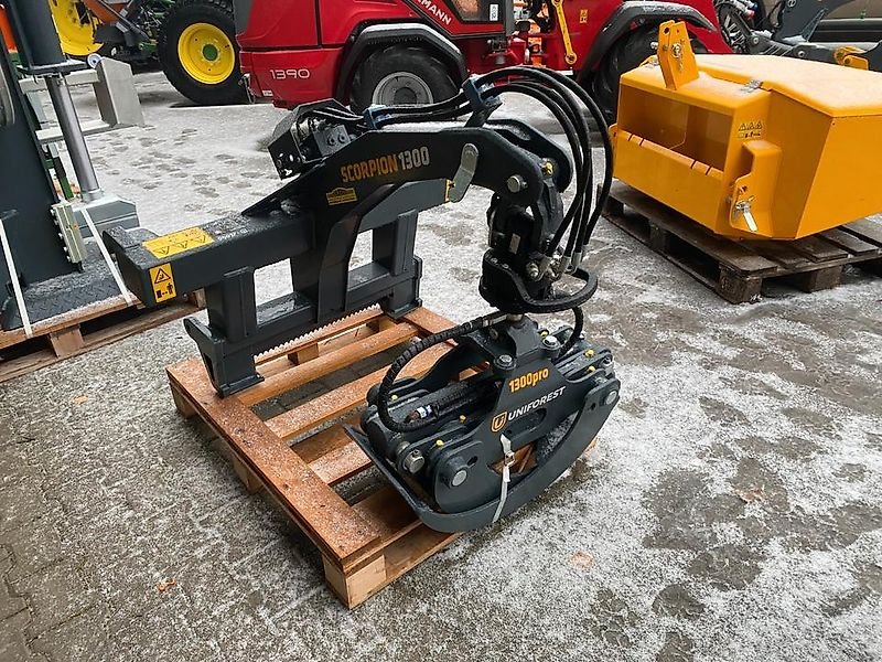 Uniforest Scorpion 1300F / 1300F-U Rückezange Greifer Polterzange