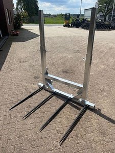 Maschinen Redeker GmbH Ballenspieß 4 Zinken teleskopierbar verzinkt