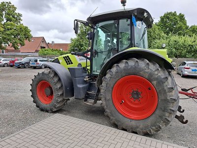 Claas ARION 650